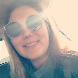 Meet your Posher, Jillian